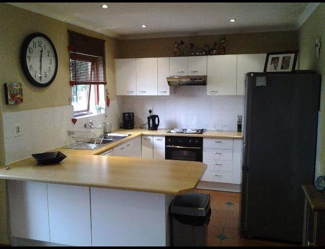 2 BEDROOM PROPERTY TO RENT IN VREDEKLOOF EAST